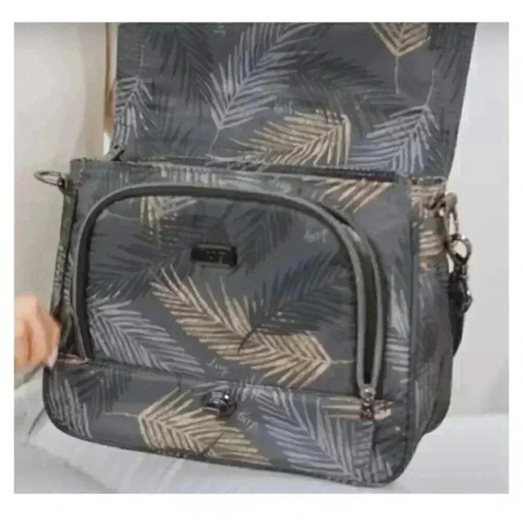 LUG Presto Bubble Quilted Crossbody / Shoulder Bag with RFID - Wine Red - Picture 7 of 13